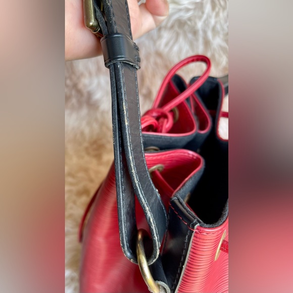 ‼️SOLD‼️ Louis Vuitton Petit Noe Handbag Epi Leather - Picture 8 of 15